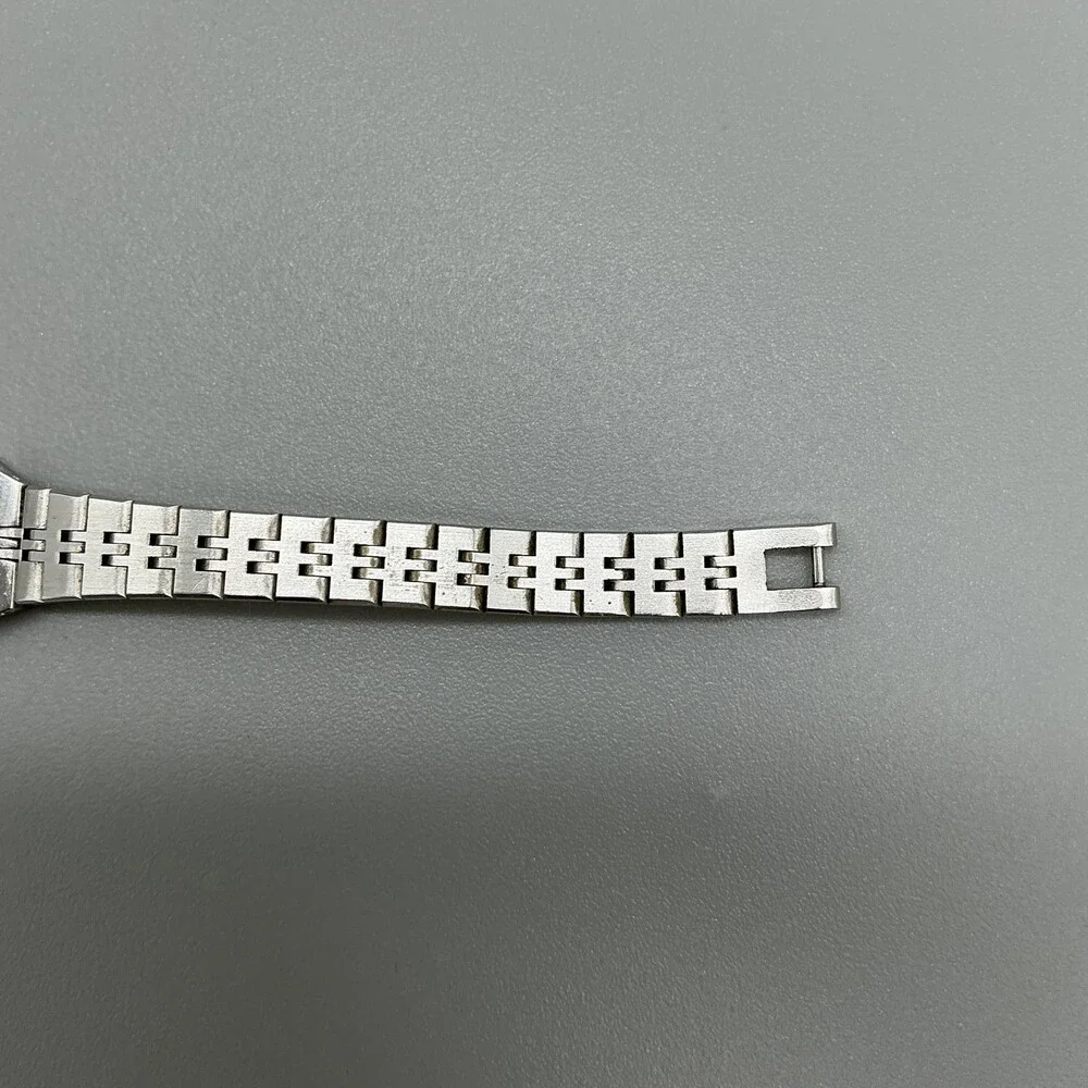 Vintage Seiko Womens Watch 16mm Silver Tone Bracelet 2C20-5200 New Battery 6.5